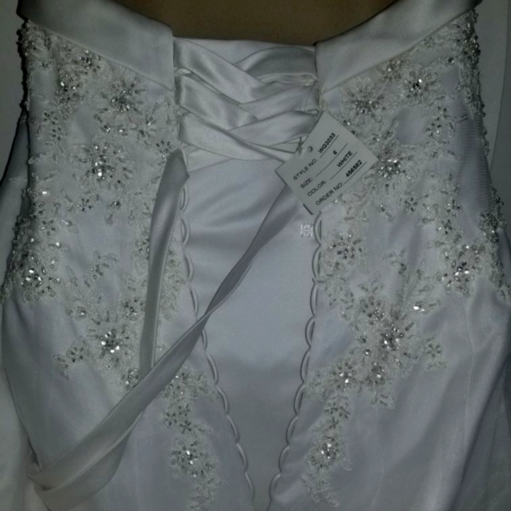 Brand New white wedding dress, size 6